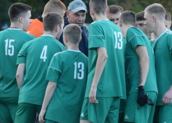 Moksleivių futbolo lygos starte – sporto centro jaunimo pergalė