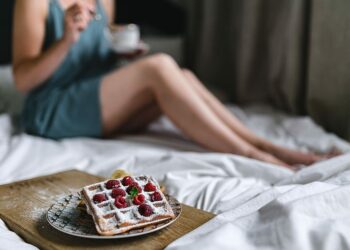 Naktiniai moterims – kada verta atsinaujinti drabužinę?