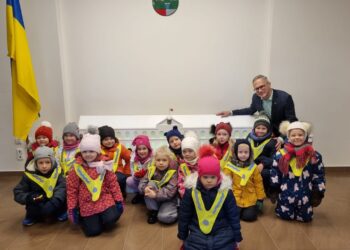 Darželinukai domėjosi Šakių savivaldybės darbu