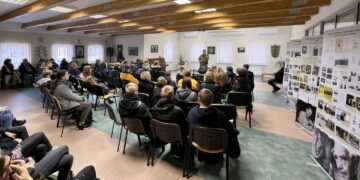 Kazlų Rūdos bibliotekoje viešėjo profesionalus karys, karo istorikas, rekonstruktorius ir rašytojas Ernestas Kuckailis