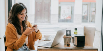 Meilei netaupo: žmonės daugiau perka mokamas pažinčių programėlės paslaugas