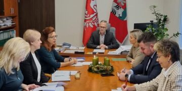 Šakiuose aptarti darbuotojų trūkumo klausimai