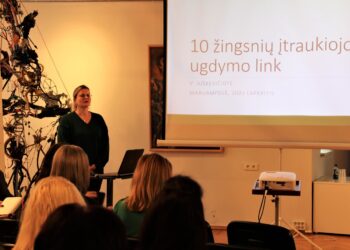 Marijampolės savivaldybės švietimo įstaigų susitikime – apie mokėjimą atrasti vaikų galimybes