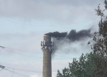 Juodi dūmai iš Lietuvos cukraus fabriko kamino – marijampoliečiams verta sunerimti?