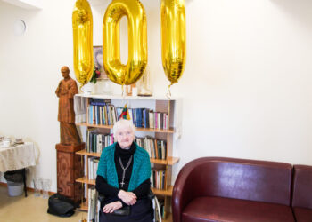 100-metės sveikinimas