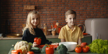 Darželiai vėl kviečiami maitinti vaikus pagal kokybės sistemas pagamintais lietuviškais produktais