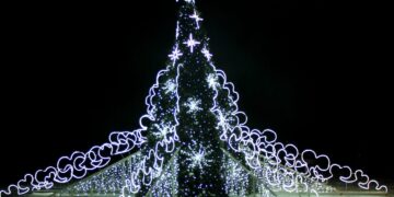 Kalėdų eglė sužibo Klausučiuose