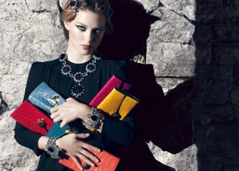 Stilingos ir kokybiškos piniginės moterims internetu