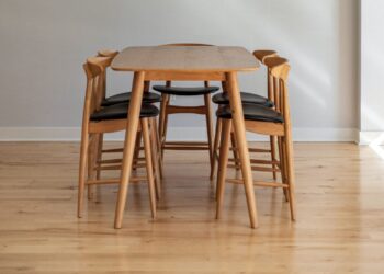 Į kokius dalykus svarbu atsižvelgti perkant naują stalą?