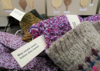 Šakiuose megztos kojinės ukrainiečiams
