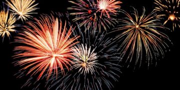 Kaip saugiai elgtis su pirotechnikos priemonėmis