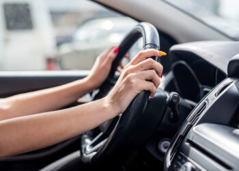 Mergina ilgam neteko teisės vairuoti