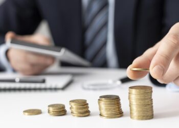 Nuo sausio bus pratęstas elektros kainos kompensavimas: ką tai reikš vartotojams