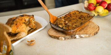 Pilnas šaldytuvas po Kalėdų: ką daryti, kad maistas ilgiau išliktų šviežias