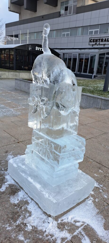 Ledo skulptūros Marijampolėje