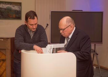 Kazlų Rūdoje iškilmingai pasitiktas ilgai lauktas leidinys