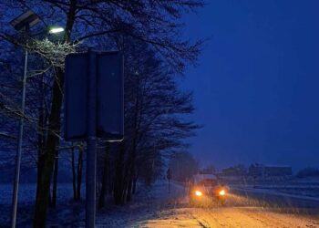 Šakių savivaldybėje tęsiamas autonominių šviestuvų diegimas