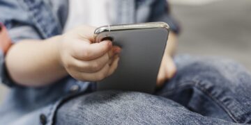 Nežinote kaip užimti sergantį vaiką? Padės išmanūs sprendimai