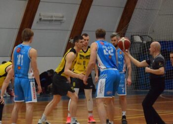 „Atakiečiai“ su RKL „A“ lygos lyderiais, Jurbarko krepšininkais, pasidalino po pergalę