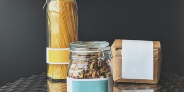 Kaip nešvaistyti maisto: terminų ant etikečių skaitymo ir kitos gudrybės