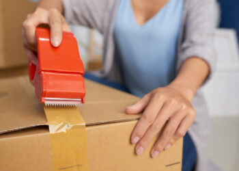 Kaip pakuoti prekes pervežimui?