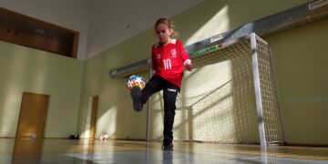 Kamuolio žongliravimo konkursas atkeliavo į Gelgaudiškio įstaigas