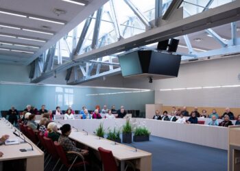 Marijampolės savivaldybės vadovai susitiko su Trečiojo amžiaus universiteto bendruomene