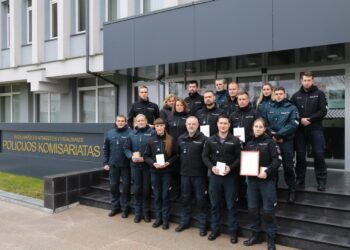 Vasario 16-osios išvakarėse apdovanoti nusipelnę pareigūnai
