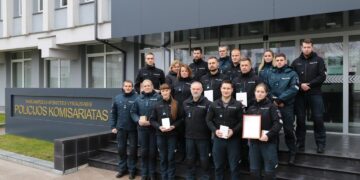 Vasario 16-osios išvakarėse apdovanoti nusipelnę pareigūnai