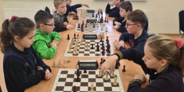 Vyko šachmatų varžybos pradinių klasių mokiniams
