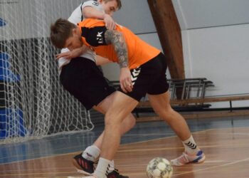 Salės futbolo čempionatas artėja finišo link