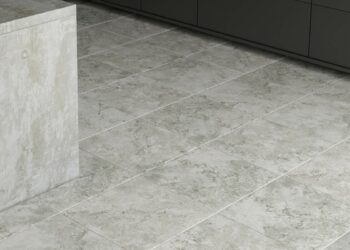 Medžio pjuvenų granulės bei akmens masės plytelės – gaminiai nenuviliantiems projektams