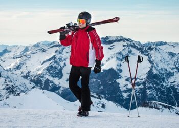 Specialistai rekomenduoja, kokius termo rūbus verta rinktis slidinėjimui