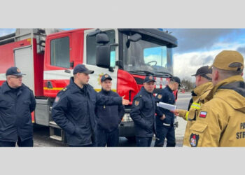 Lenkijos ir Lietuvos ugniagesiai gelbėtojai dalyvauja bendrose pratybose