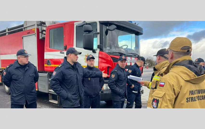 Lenkijos ir Lietuvos ugniagesiai gelbėtojai dalyvauja bendrose pratybose