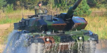 Iš Vokietijos Ukrainą pasiekė 18 „Leopard“ tankų