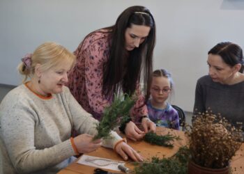 Marijampolės kultūros centre vyko edukacija „Sūduvietiškos verbos rišimas“