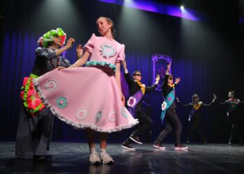 Šakių kultūros centre įvyko XVIII Lietuvos mėgėjų teatro šventė „Tegyvuoja teatras“