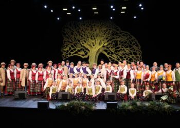 Šokių kolektyvas „Jotvingis“ atšventė kūrybinės veiklos 20 metų jubiliejų