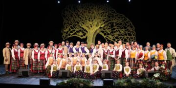 Šokių kolektyvas „Jotvingis“ atšventė kūrybinės veiklos 20 metų jubiliejų