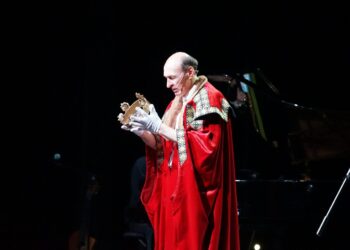 Teatro dienos proga „Auksinės pakabos“ apdovanojimai ir sveikinimai, teatriniai monologai ir dainos