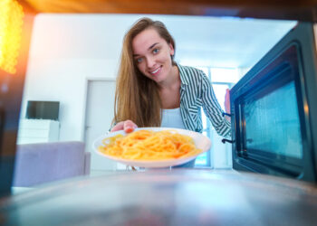 Maisto gaminimas mikrobangų krosnelėje