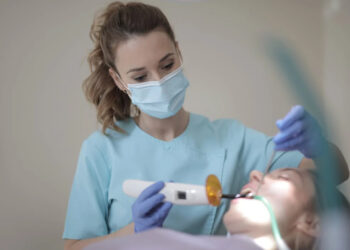 Dažniausiai užduodami klausimai apie dantų implantaciją