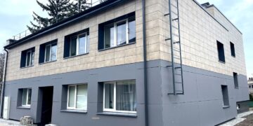 Aušros gatvėje baigtas renovuoti daugiabutis