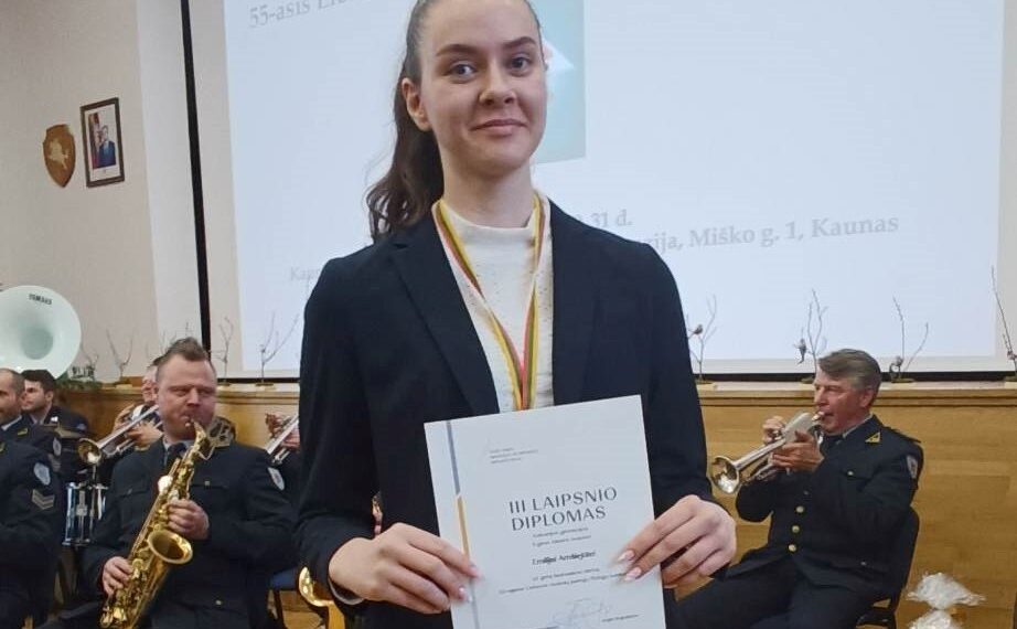 Kalvarijos gimnaziją lydėjo sėkmė Lietuvos mokinių jaunųjų filologų konkurse