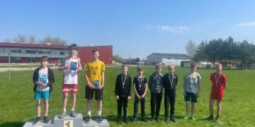 Mokiniai varžėsi pavasario kroso bėgimo varžybose