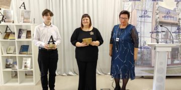 Penktoji „Raidė A“ - kalbą mylinčiose rankose