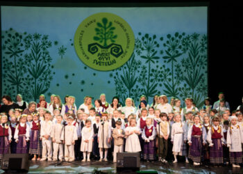 Praūžė tarptautinis Lietuvių liaudies dainų festivalis - „Sveiki gyvi, sveteliai“