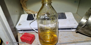 Marijampolės kriminalistai sulaikė daugiau nei 5 kilogramus narkotinių medžiagų bei labai didelį kiekį psichotropinio skysčio „Smile“