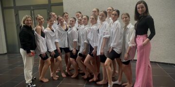 Marijampolės kultūros centro šokių grupė „Arabeskas” pasidabino garbingu apdovanojimu